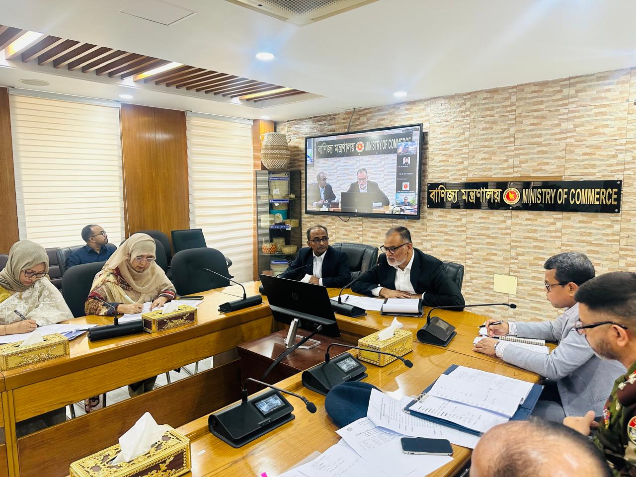 বুধবার হতে ৬৪ জেলায় ট্রাকসেলে টিসিবির পণ্য বিক্রি শুরু : বাণিজ্য উপদেষ্টা